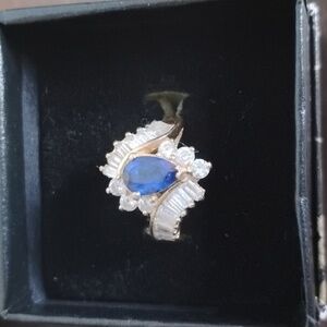 Vintage Blue Sapphire and Gold Women's Ring